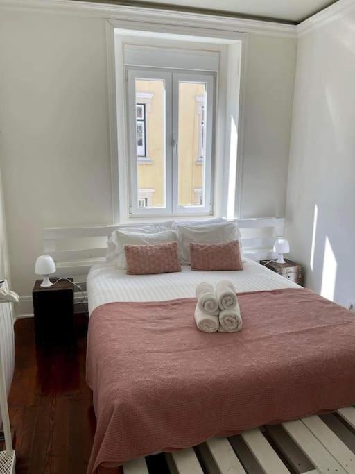 Apartment 2 Bdrms Near Lx Factory Free Parking Lisbon